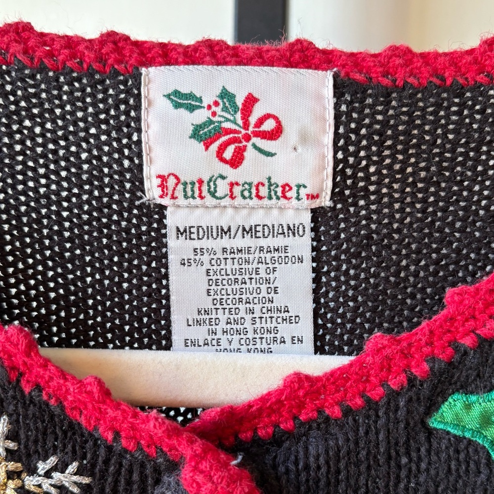 Nutcracker | Vintage Holiday Appliqué and Embroidery Cardigan | Medium - Picture 6 of 9